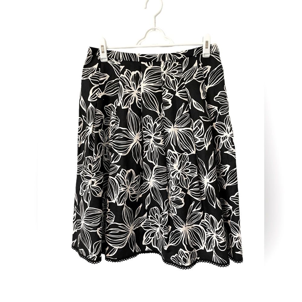 Style & Co. 100% linen lightly Pleated Black & White Floral Print Skirt, Size 8